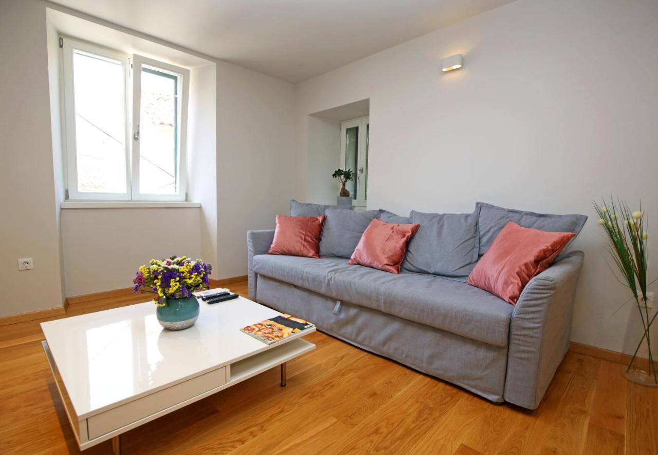 Apartment Volat Šibenik Exteriör bild
